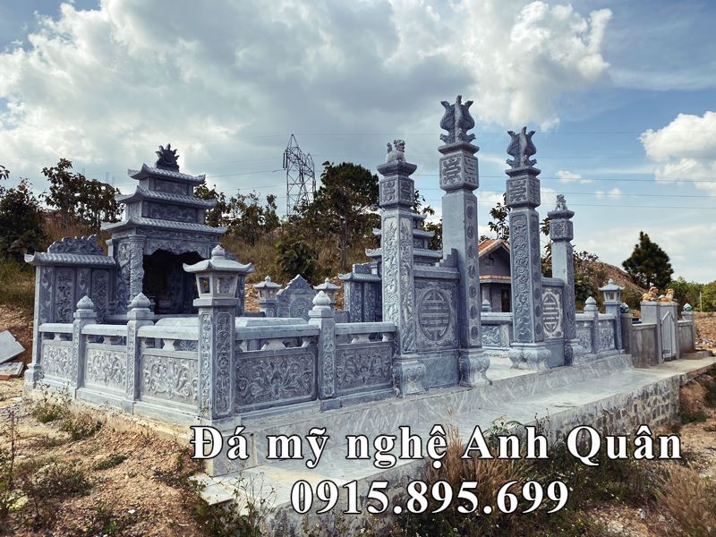Lan can da cua Khu lang mo da Cu Ong Lu Van Nang