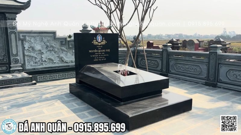 Ngôi Mộ đá granite cao cấp cho phần mộ của người thân trong gia đình