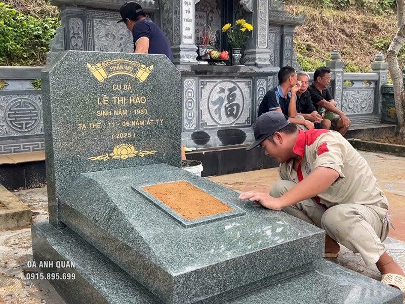 Đá Anh Quân - thi công lắp đặt Mộ đá granite uy tín Đá Anh Quân - thi công lắp đặt Mộ đá granite uy tín